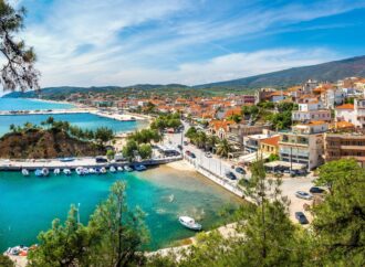 Cât de mult s-au scumpit vacanțele în Grecia. „Dacă mai puneți măcar 1.000 de euro la banii care îi aveți s-ar putea să vă ajungă”