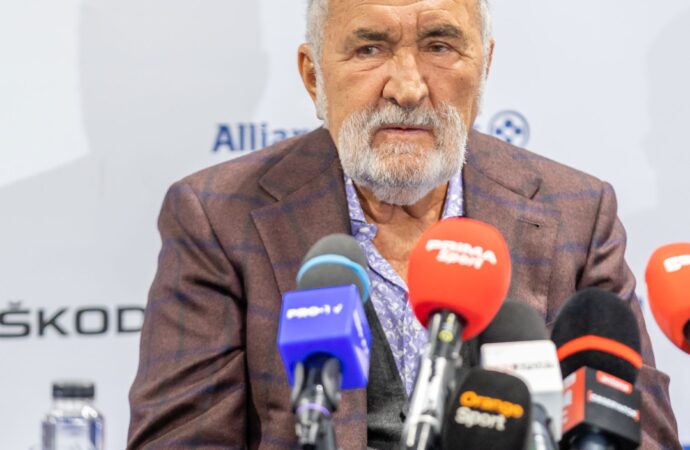 Ion Țiriac și-a făcut testamentul și a stabilit cum va împărți averea Ion Țiriac și-a făcut testamentul și a stabilit cum va împărți averea