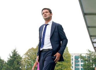 Bombă! Cristi Chivu, noul antrenor al Rapidului? Bombă! Cristi Chivu, noul antrenor al Rapidului?