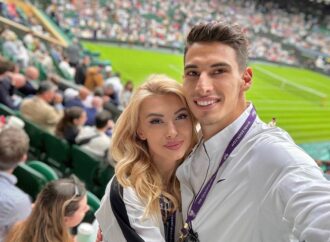 Andreea Bălan, criticată că îi strică cariera lui Victor Cornea
