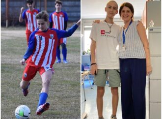Lacrimi de fotbaliști. Surpriza tricolorilor pentru un junior în suferință Lacrimi de fotbaliști. Surpriza tricolorilor pentru un junior în suferință