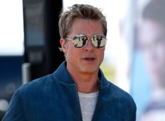 Cinci persoane au pretins că sunt Brad Pitt pe Internet Cinci persoane au pretins că sunt Brad Pitt pe Internet