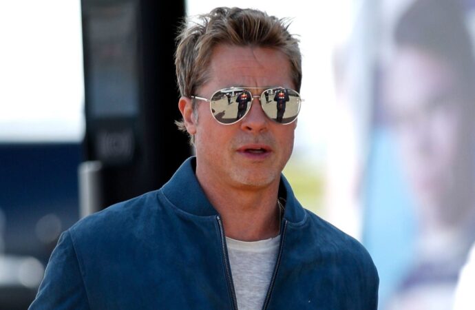 Cinci persoane au pretins că sunt Brad Pitt pe Internet Cinci persoane au pretins că sunt Brad Pitt pe Internet