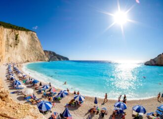 Noua găselniţă a turiștilor români în Grecia îi pune în dificultate pe proprietarii de taverne. Unde mănâncă în vacanţe Noua găselniţă a turiștilor români în Grecia îi pune în dificultate pe proprietarii de taverne. Unde mănâncă în vacanţe