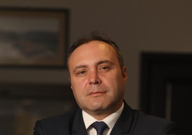 Plafonarea prețurilor a adus PROFITURI imense pentru unele companii de furnizare a energiei electrice. Ce se întâmplă cu schema Plafonarea prețurilor a adus PROFITURI imense pentru unele companii de furnizare a energiei electrice. Ce se întâmplă cu schema