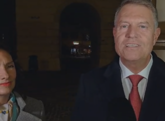 Preşedintele Klaus Iohannis participă la slujba din prima zi de paşti Preşedintele Klaus Iohannis participă la slujba din prima zi de paşti