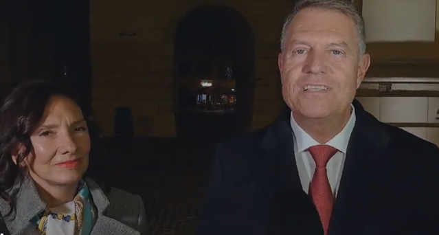 Preşedintele Klaus Iohannis participă la slujba din prima zi de paşti Preşedintele Klaus Iohannis participă la slujba din prima zi de paşti