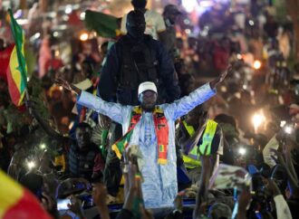 Eliberat din închisoare, candidatul opoziţiei la preşedinţia Senegalului atrage public la eveniment