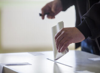 Românii din străinătate pot afla cum votează la Parlamentul European pe site-ul MAE Românii din străinătate pot afla cum votează la Parlamentul European pe site-ul MAE