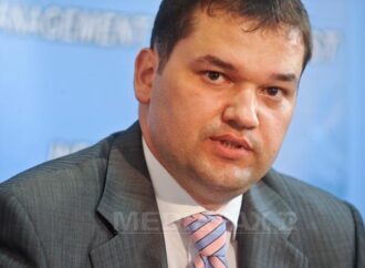 UDMR cere Guvernului să nu îngreuneze derularea investiţiilor UDMR cere Guvernului să nu îngreuneze derularea investiţiilor