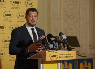 Ciolacu şi Ciucă încearcă să pună monopol pe ţară Ciolacu şi Ciucă încearcă să pună monopol pe ţară