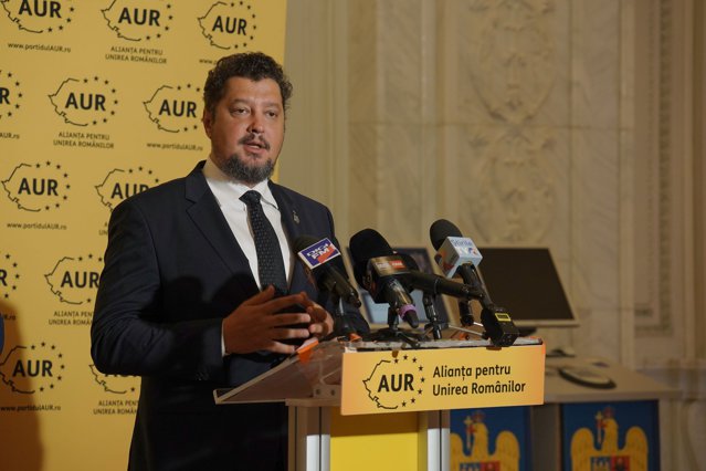 Ciolacu şi Ciucă încearcă să pună monopol pe ţară Ciolacu şi Ciucă încearcă să pună monopol pe ţară