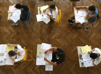 Elevii cer desfiinţarea examenului de Bacalaureat: Sistemul liceal trebuie regândit