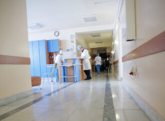 Nu se modifică indemnizaţiile pentru medicii specialişti şi primari care efectuează gărzi