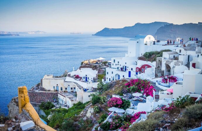 Vacanțele în Grecia vor costa mai mult în 2025: Ce taxe noi te așteaptă și cum îți afectează bugetul