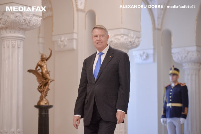Klaus Iohannis are misiune în Coreea. Pe cine urcă preşedintele în avion Klaus Iohannis are misiune în Coreea. Pe cine urcă preşedintele în avion