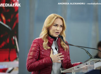 Gabriela Firea a urcat pe locul 2 în topul preferinţelor bucureştenilor Gabriela Firea a urcat pe locul 2 în topul preferinţelor bucureştenilor