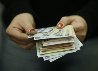 Plata în avans a pensiilor pentru luna mai, pe ordinea şedinţei de Guvern de joi de la Timişoara Plata în avans a pensiilor pentru luna mai, pe ordinea şedinţei de Guvern de joi de la Timişoara