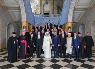 Premierul Marcel Ciolacu s-a întâlnit cu reprezentanţii cultelor religioase Premierul Marcel Ciolacu s-a întâlnit cu reprezentanţii cultelor religioase