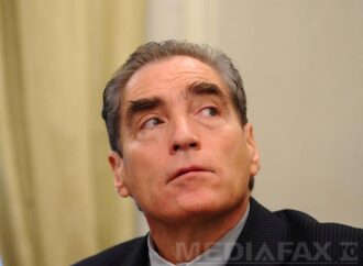 Iohannis a semnat cererile de urmărire penală a lui Petre Poman şi a lui Gelu Voican Voiculescu Iohannis a semnat cererile de urmărire penală a lui Petre Poman şi a lui Gelu Voican Voiculescu