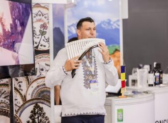 România vrea să atragă turiști chinezi cu momente artistice la nai și degustări românești România vrea să atragă turiști chinezi cu momente artistice la nai și degustări românești