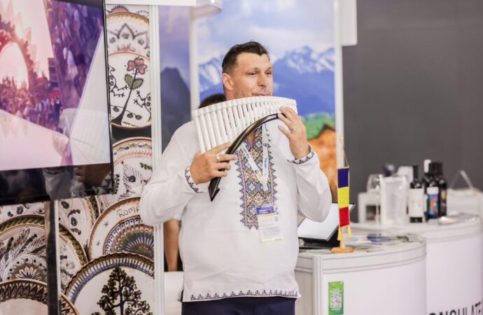 România vrea să atragă turiști chinezi cu momente artistice la nai și degustări românești România vrea să atragă turiști chinezi cu momente artistice la nai și degustări românești