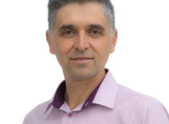Supărat de cum merg lucrurile în ţară, finul lui Iohannis îndeamnă lumea să nu voteze PNL şi PSD