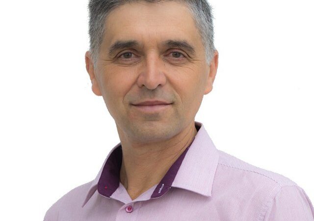 Supărat de cum merg lucrurile în ţară, finul lui Iohannis îndeamnă lumea să nu voteze PNL şi PSD