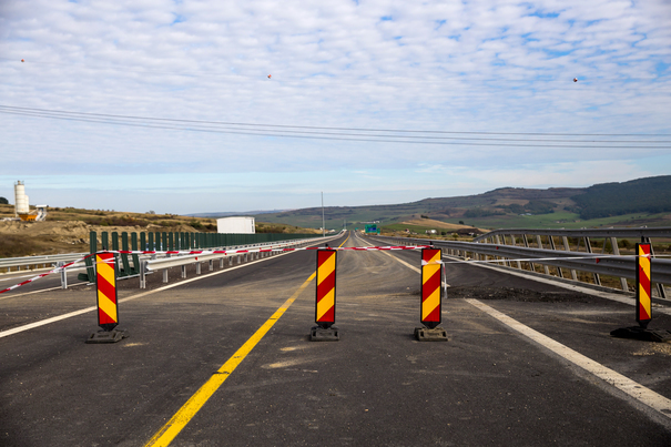 Ironie de şantier. Premierul a glumit pe seama Autostrăzii A1 Ironie de şantier. Premierul a glumit pe seama Autostrăzii A1