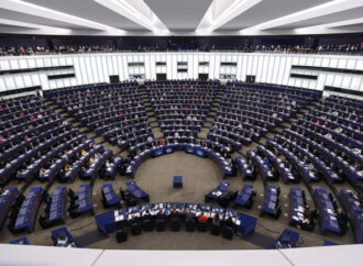 Delegaţia partidului german AfD ar putea fi exclusă din Grupul Identitate şi Democraţie din Parlamentul European Delegaţia partidului german AfD ar putea fi exclusă din Grupul Identitate şi Democraţie din Parlamentul European