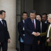 Macron şi von der Leyen îl presează pe Xi al Chinei cu privire la comerţ în discuţiile de la Paris