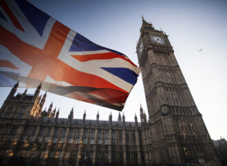 Laburiştii din Marea Britanie anunţă o mare victorie asupra conservatorilor premierului Sunak