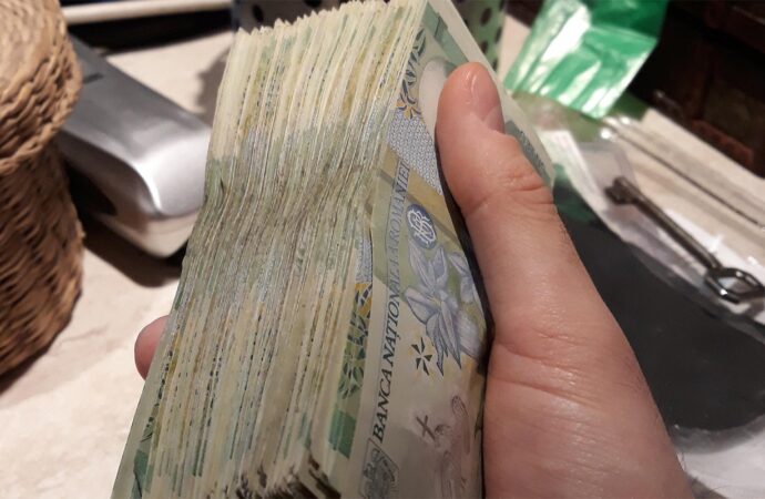Cel mai tare truc de economie. Cum să câștigi 6.800 de LEI în 52 de săptămâni. Funcționează 100% Cel mai tare truc de economie. Cum să câștigi 6.800 de LEI în 52 de săptămâni. Funcționează 100%