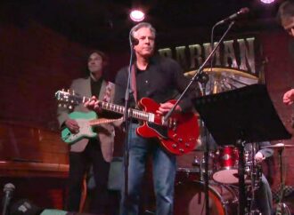 VIDEO. Antony Blinken cântă la chitară într-un bar din Kiev