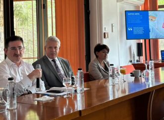 „Vrem să vedem cât de mult și de ce au crescut biletele la Wizzair, Ryanair, inclusiv la Tarom” „Vrem să vedem cât de mult și de ce au crescut biletele la Wizzair, Ryanair, inclusiv la Tarom”
