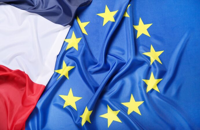 Franța trebuie să își relanseze INDUSTRIA /Europa poate fi competitivă într-un sistem comercial mondial echitabil Franța trebuie să își relanseze INDUSTRIA /Europa poate fi competitivă într-un sistem comercial mondial echitabil