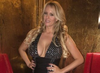 Mărturia şocantă a lui Stormy Daniels în procesul împotriva lui Trump nu schimbă opiniile susţinătorilor săi
