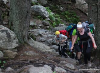 Trasee montane de vară în Parcul Național Retezat. Sfaturi pentru turiștii care pornesc la drum VIDEO Trasee montane de vară în Parcul Național Retezat. Sfaturi pentru turiștii care pornesc la drum VIDEO