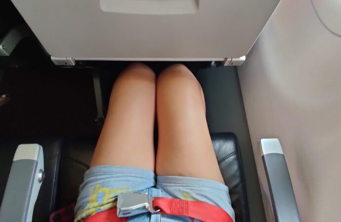 Ce să nu faci în avion, niciodată. Trei sfaturi esențiale, dezvăluite de o însoțitoare de zbor VIDEO Ce să nu faci în avion, niciodată. Trei sfaturi esențiale, dezvăluite de o însoțitoare de zbor VIDEO