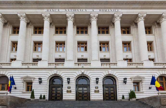 BNR menține dobânda-cheie, „în condițiile incertitudinilor deosebit de ridicate”. Estimările băncii centrale privind evoluția INFLAȚIEI BNR menține dobânda-cheie, „în condițiile incertitudinilor deosebit de ridicate”. Estimările băncii centrale privind evoluția INFLAȚIEI