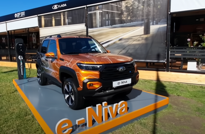 Un producător rus a conceput e-Niva, o LADA complet electrică