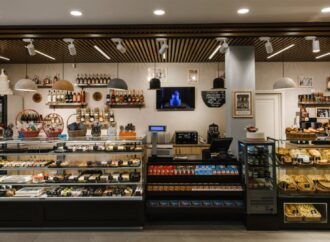 Un mare producător de dulciuri din Republica Moldova își mută fabrica la București. Compania va vinde și în supermarketuri Un mare producător de dulciuri din Republica Moldova își mută fabrica la București. Compania va vinde și în supermarketuri