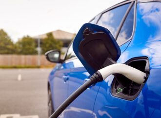 Dacia Spring, regina mașinilor electrice în România. Piața are potențial, dar penuria de „pompe electrice” frânează achizițiile în domeniu Dacia Spring, regina mașinilor electrice în România. Piața are potențial, dar penuria de „pompe electrice” frânează achizițiile în domeniu