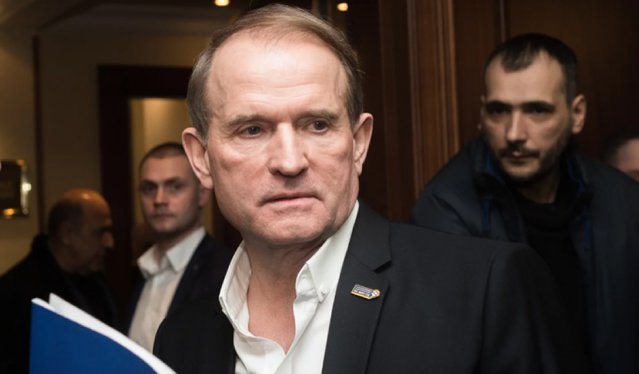 Propaganda Kremlinului a prezentat un înlocuitor pentru Zelenski. O platformă rusească de dezinformare a avut un rol important Propaganda Kremlinului a prezentat un înlocuitor pentru Zelenski. O platformă rusească de dezinformare a avut un rol important