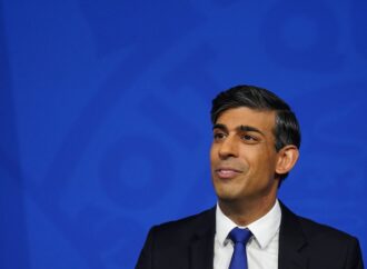 Rishi SUNAK promite reduceri fiscale masive, în efortul de relansare a șanselor conservatorilor în scrutinul britanic Rishi SUNAK promite reduceri fiscale masive, în efortul de relansare a șanselor conservatorilor în scrutinul britanic