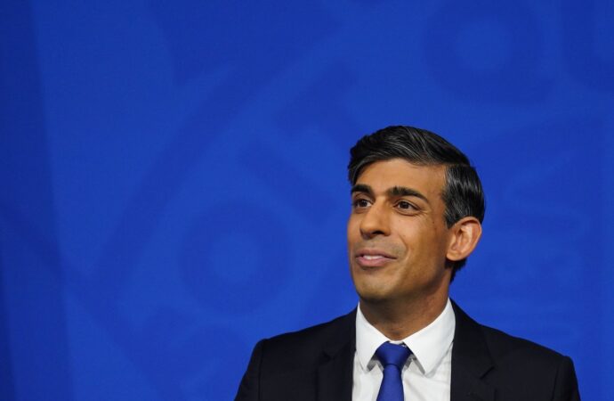 Rishi SUNAK promite reduceri fiscale masive, în efortul de relansare a șanselor conservatorilor în scrutinul britanic
