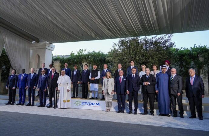 Grupul G7 vrea menținerea stabilității zonei INDO-PACIFICE /China, îndemnată să exercite presiuni asupra Rusiei și să evite confruntarea cu Taiwanul Grupul G7 vrea menținerea stabilității zonei INDO-PACIFICE /China, îndemnată să exercite presiuni asupra Rusiei și să evite confruntarea cu Taiwanul