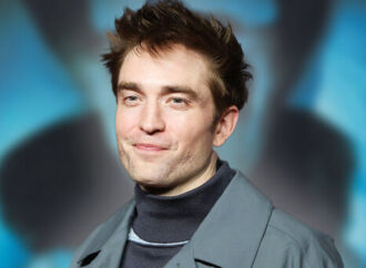 Pattinson face un remake al celui mai bun film de groază Pattinson face un remake al celui mai bun film de groază