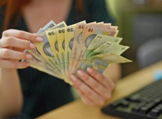 De când suntem la guvernare, am reușit să aducem salariul mediu net la peste 1.000 de euro De când suntem la guvernare, am reușit să aducem salariul mediu net la peste 1.000 de euro