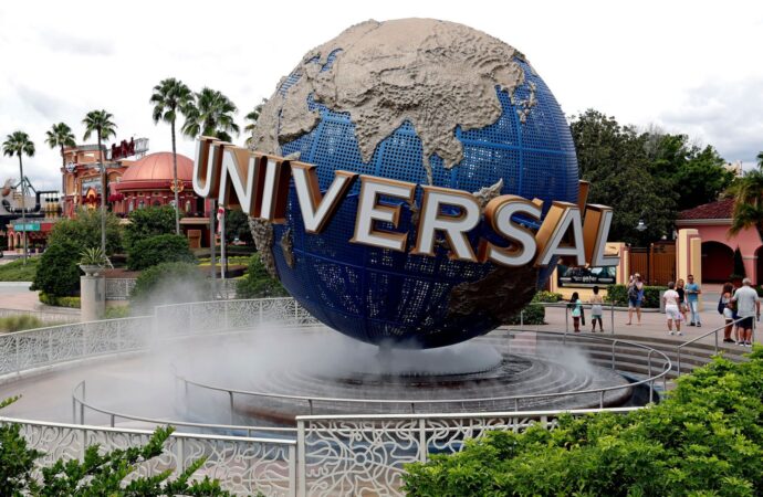 Universal Studios va deschide cel mai mare parc din Europa Universal Studios va deschide cel mai mare parc din Europa